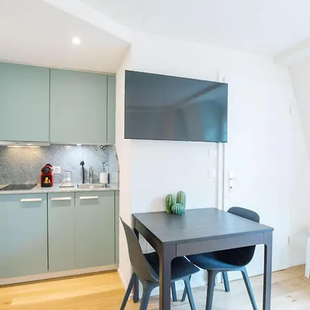Hitrental Riesbach Апартаменти *